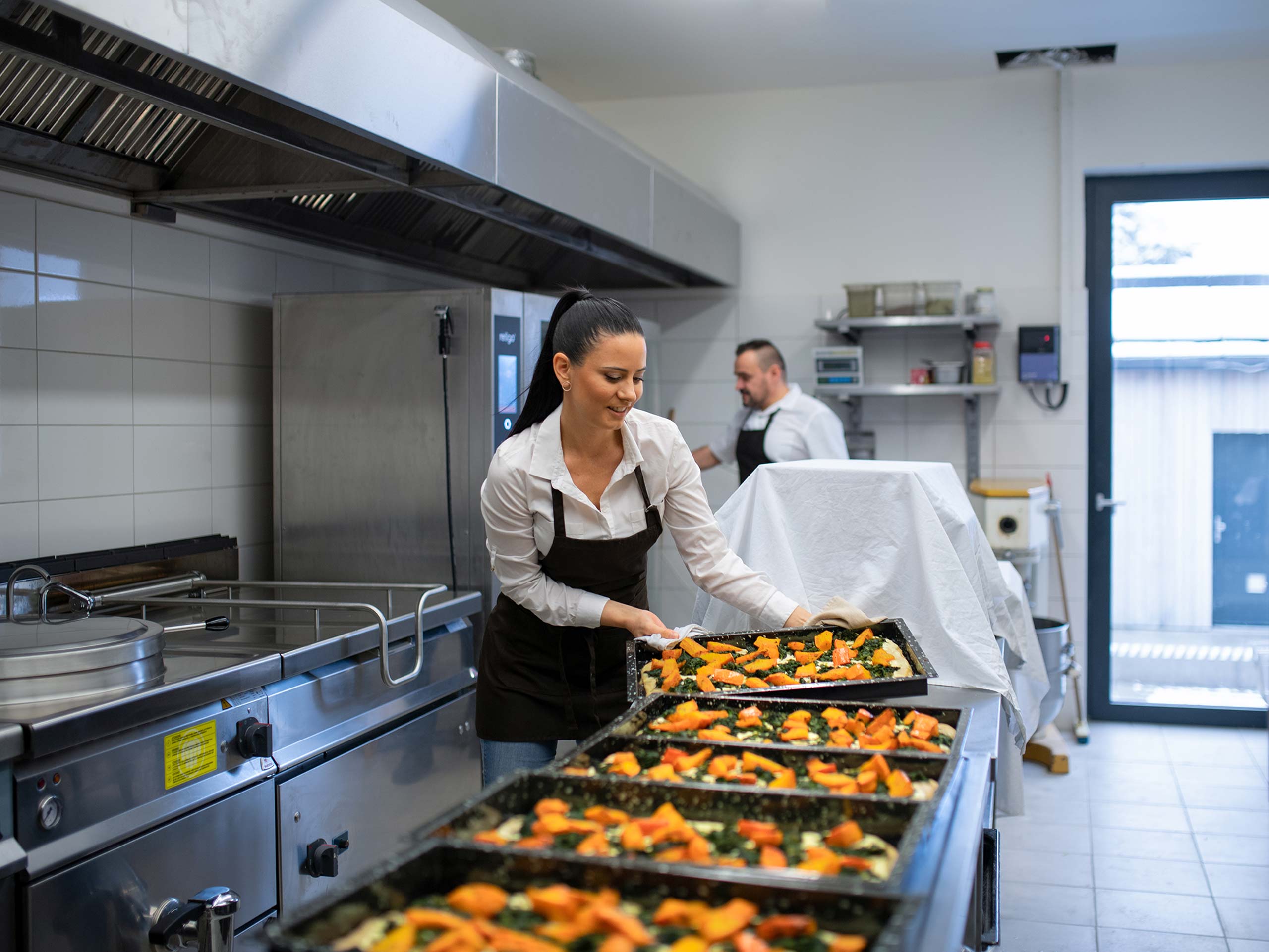 chef-and-cook-working-on-their-dishes-indoors-in-r-2024-10-18-08-31-59-utcc