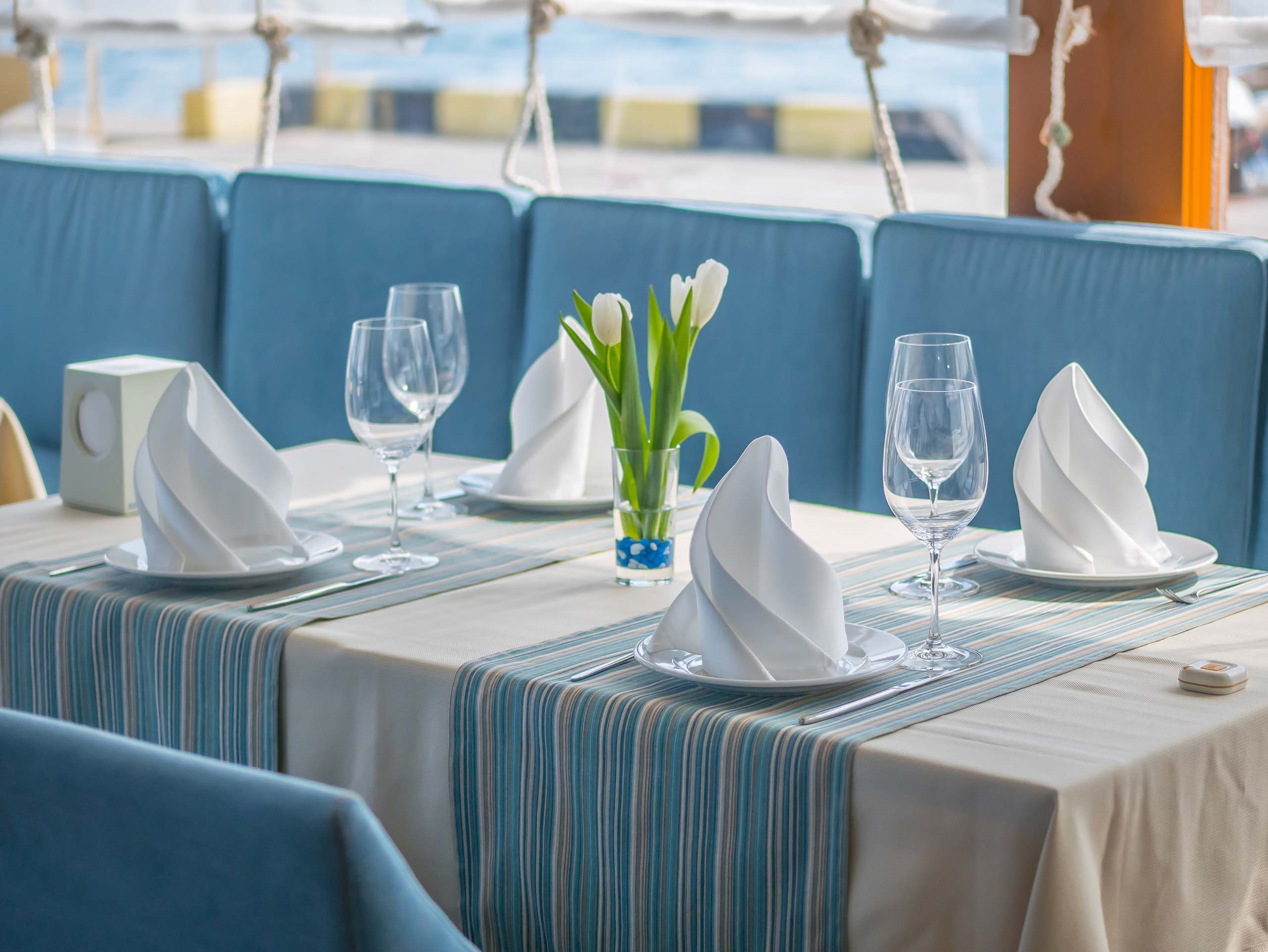 restaurant-table-with-decorations-2023-11-27-05-10-41-utc